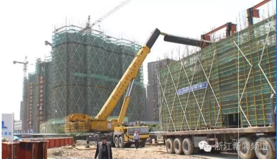 五一假期，杭州一工地的起重機(jī)吊機(jī)倒塌，造成1人重傷，3人輕傷